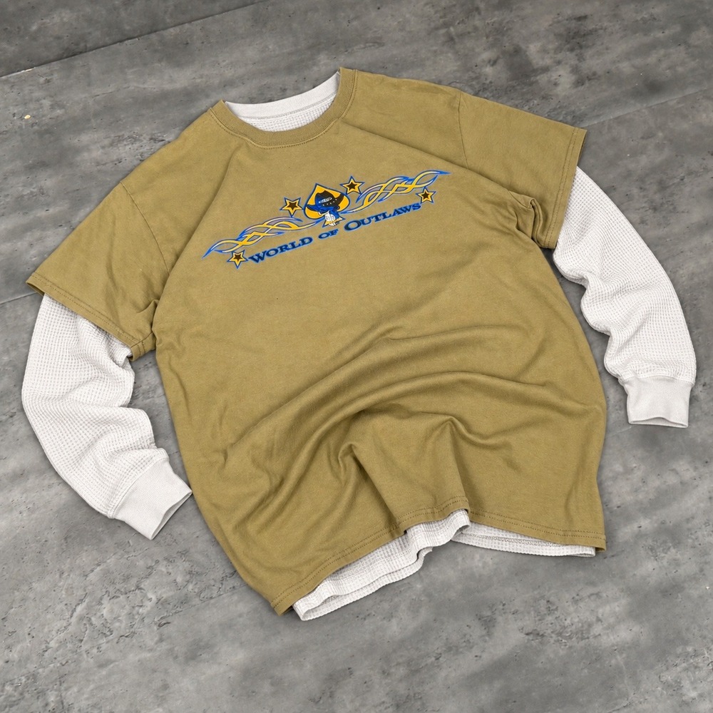 Vintage VTG Y2K 2000's 00's World of Outlaws Racing Skater Style Graphic T-Shirt